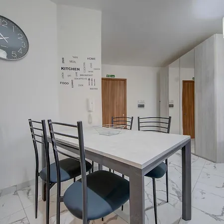 Apartment Cosy 1br With Full Amenities In By 360 Estates
