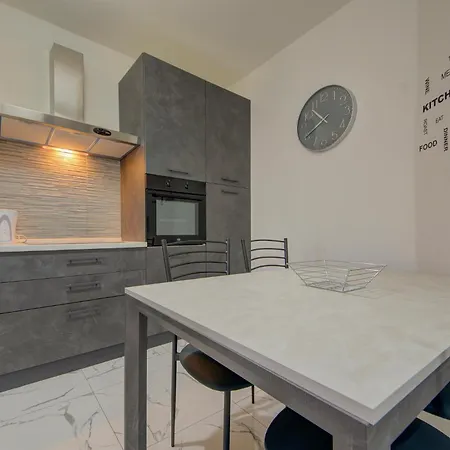 דירה Cosy 1br With Full Amenities In By 360 Estates *
