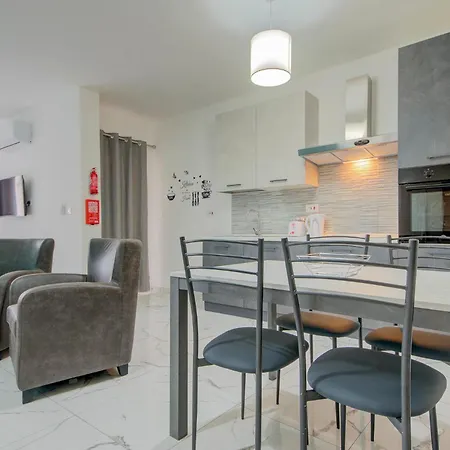 דירה Cosy 1br With Full Amenities In By 360 Estates *